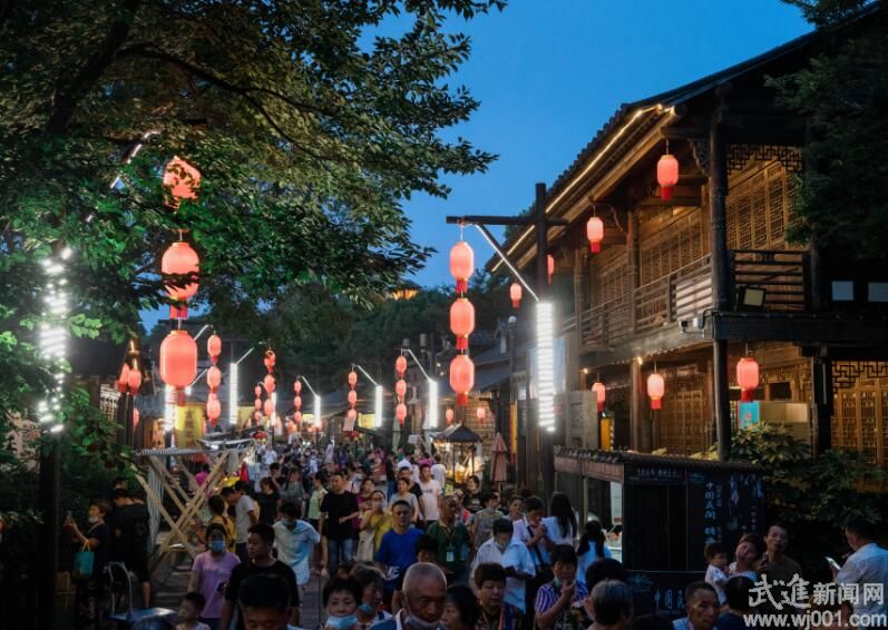 我區(qū)多個景點開啟“夜公園”模式